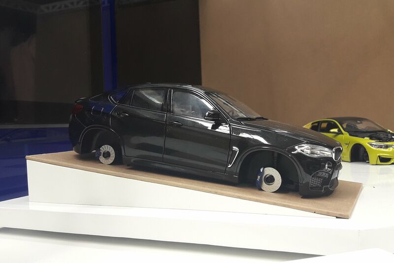 ///M Diorama Image 15