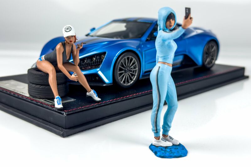 Girls & Cars Image 6