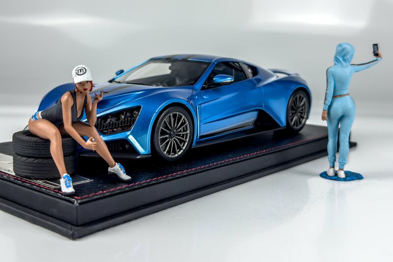 Girls & Cars Image 7