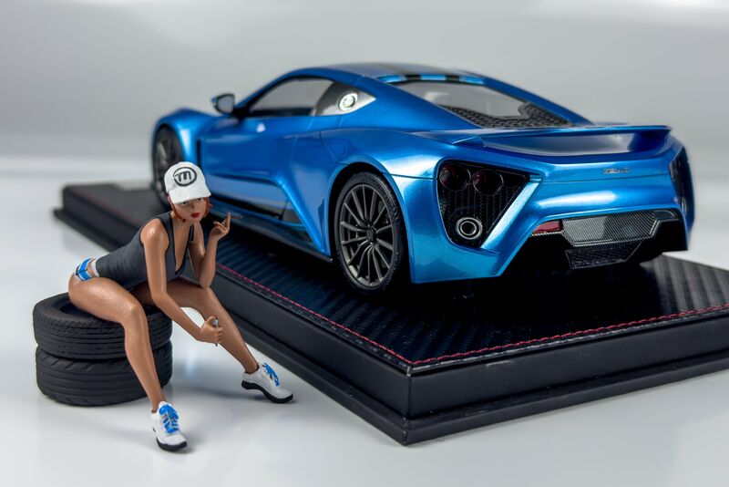 Girls & Cars Image 8