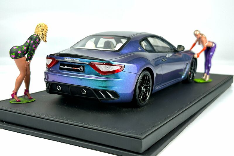 Girls & Cars Image 15