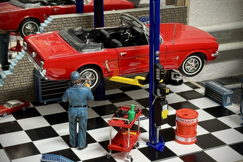 Mustang Präsentation / Dioramen Image 2