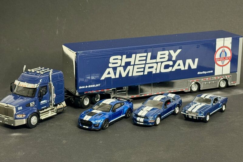 Mustang Präsentation / Dioramen Image 29