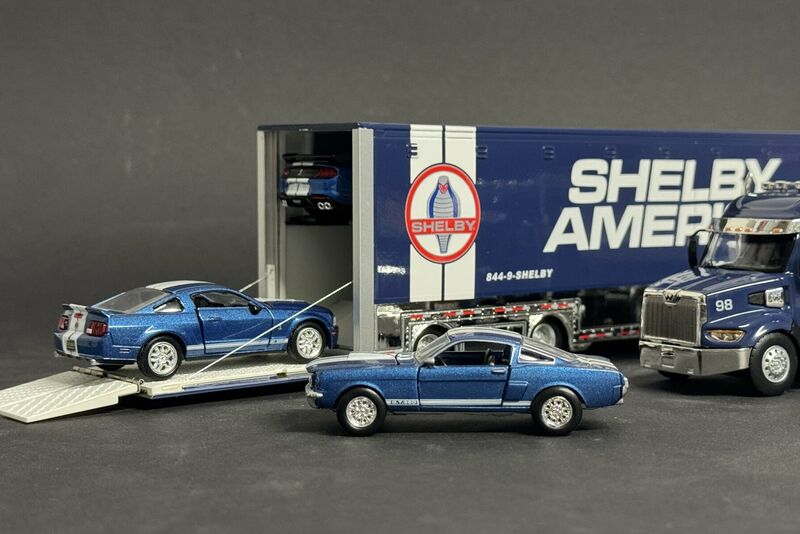 Mustang Präsentation / Dioramen Image 30