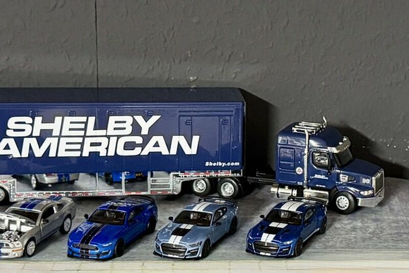 Mustang Präsentation / Dioramen Image 32